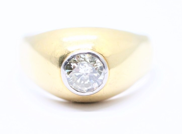 Pánský zlatý prsten s diamantem