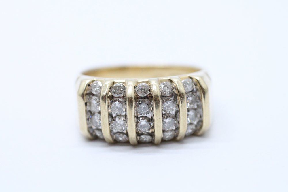 Pánský zlatý prsten s diamanty