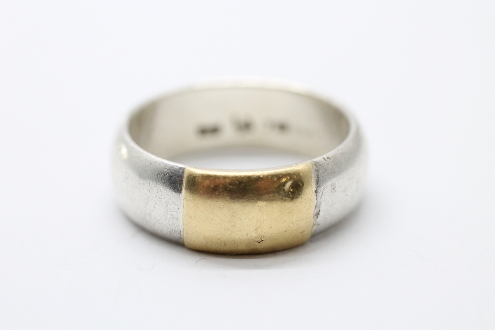 Stříbrný prsten se zlatou částí