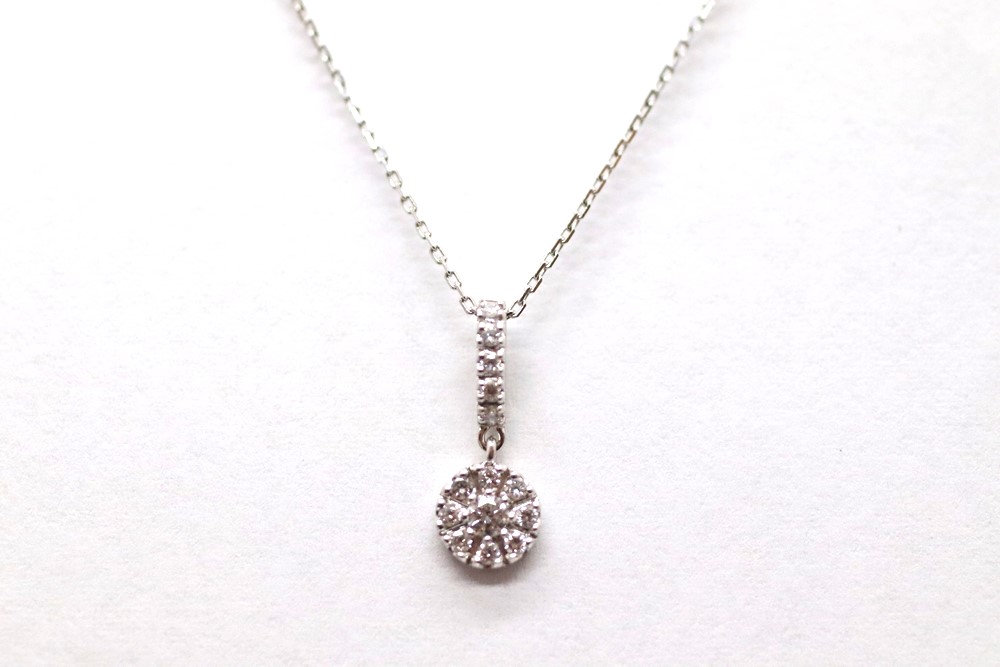 Zlatý náhrdelník s diamanty