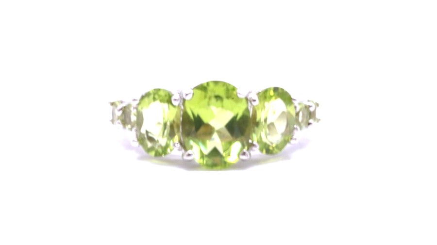 Stříbrný prsten s peridoty (olivíny)