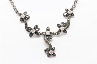 Stříbrný náhrdelník s markazity a zirkony