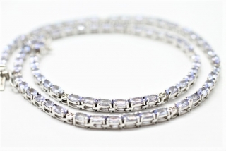 Stříbrný náhrdelník s tanzanity a diamanty