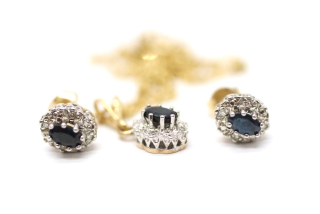 Zlatý náhrdelník a náušnice se safíry a diamanty