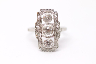 Platinový prsten s diamanty Art Deco