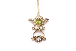 Zlatý secesní náhrdelník s peridotem a perličkami